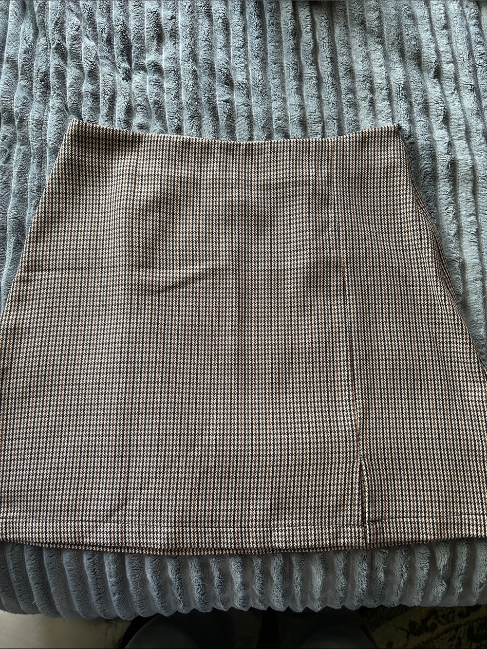 Classic Houndstooth Mini Skirt in Brown
